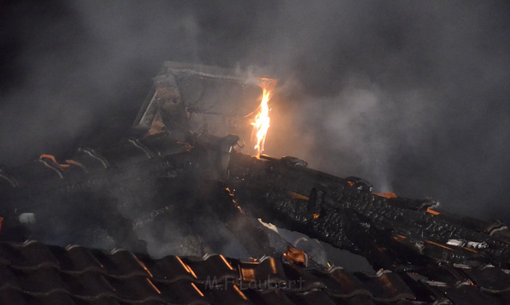 Feuer 2 Koeln Junkersdorf Salzburgerweg P129.JPG - Miklos Laubert